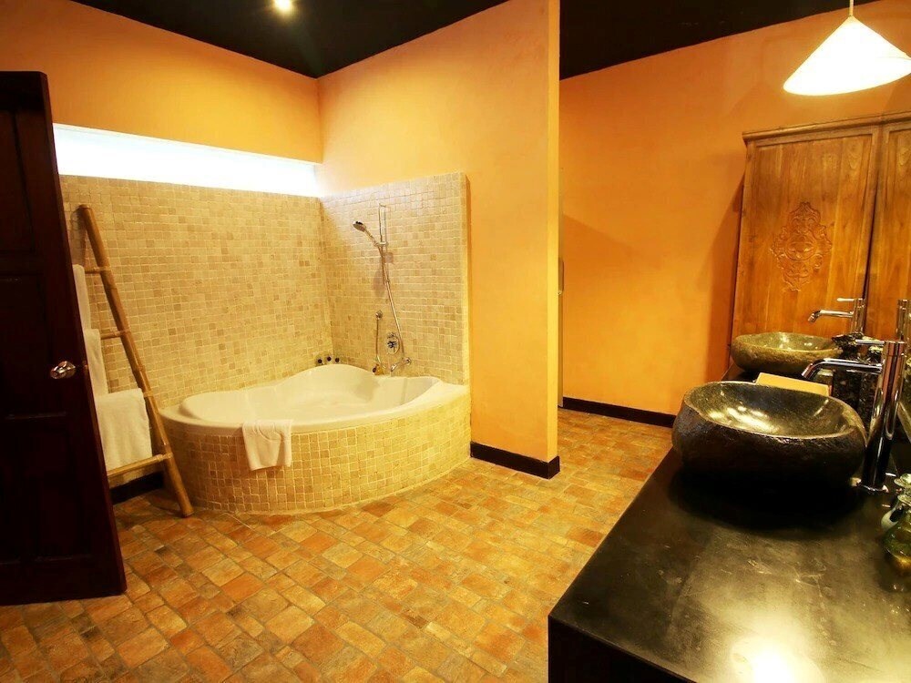 Фото Petit Hotel Bali 4*